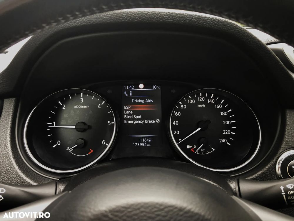 Nissan Qashqai 1.6 DCI TEKNA+ - 17