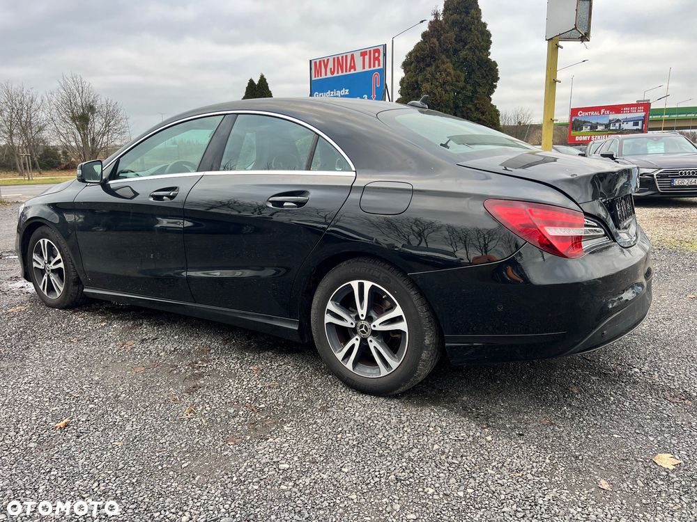 Mercedes-Benz CLA 200 7G-DCT UrbanStyle Edition