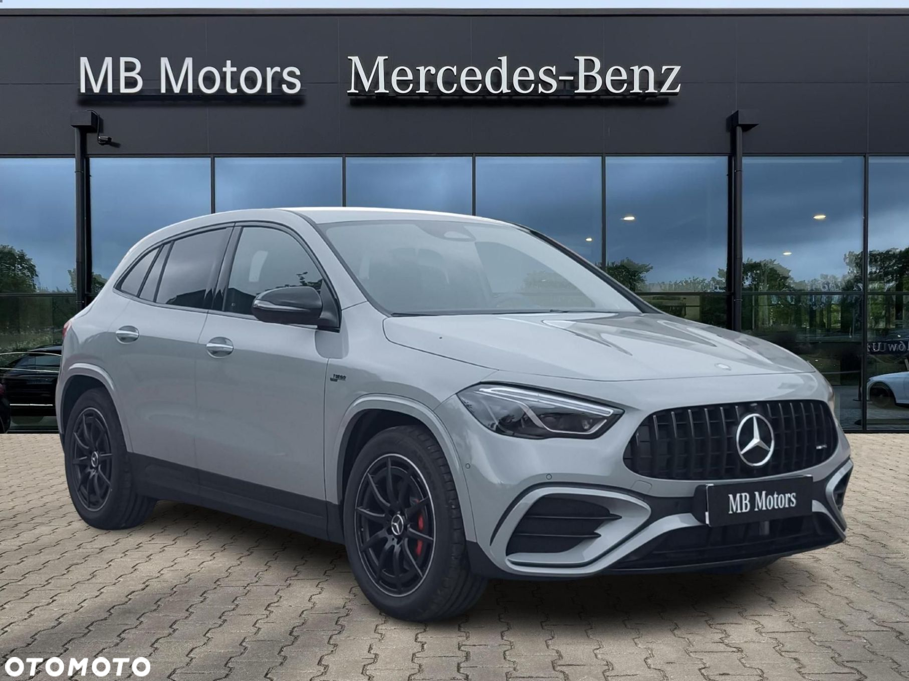 Mercedes-Benz GLA - 2