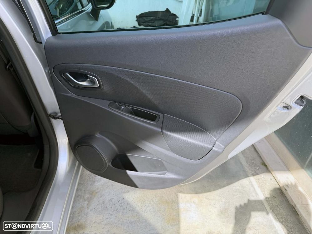 Renault Clio 1.5 dCi Dynamique S EDC - 20