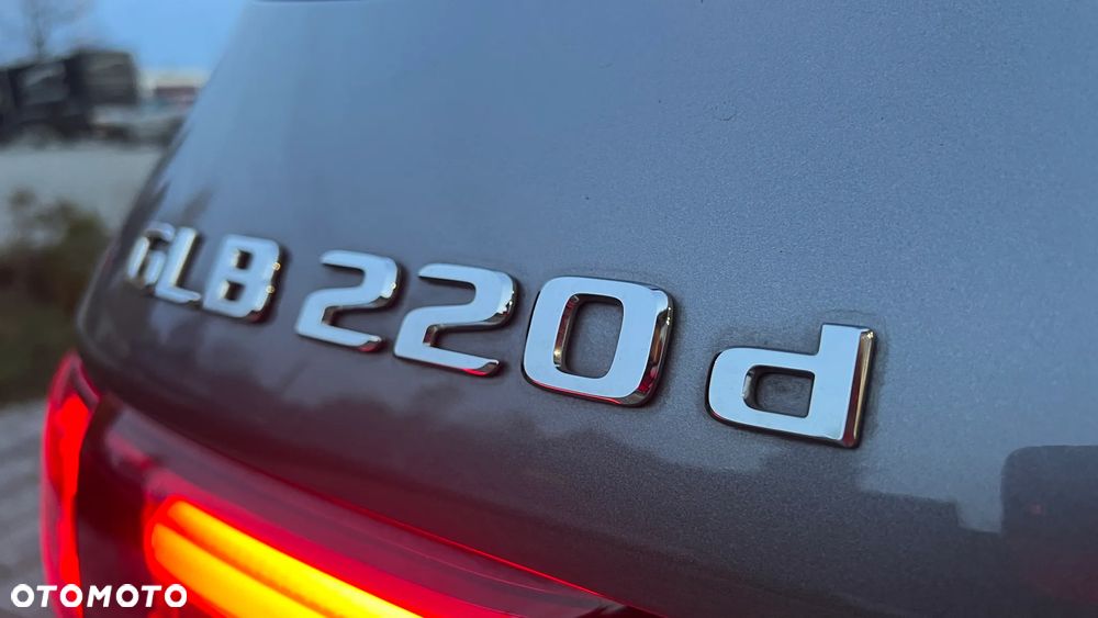 Mercedes-Benz GLB 220 d 4-Matic AMG Line 8G-DCT - 26