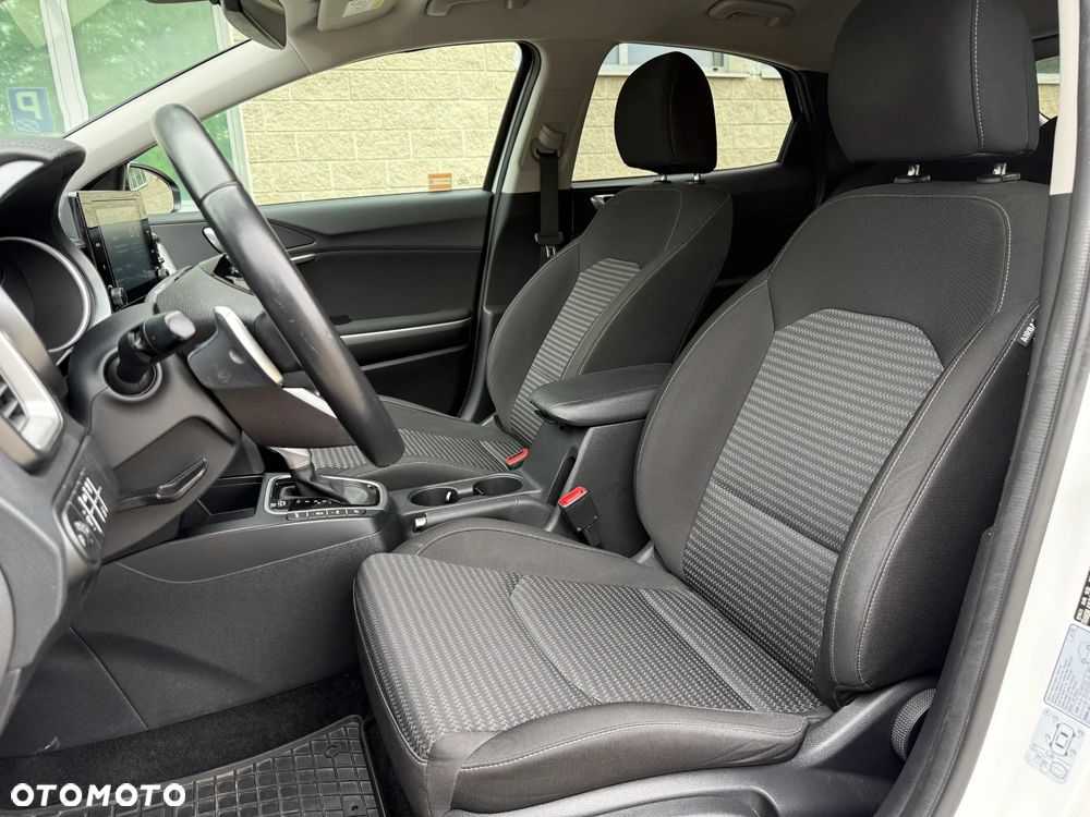 Kia XCeed - 13