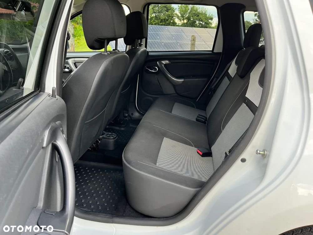 Dacia Duster 1.6 SCe Blackshadow S&S - 10