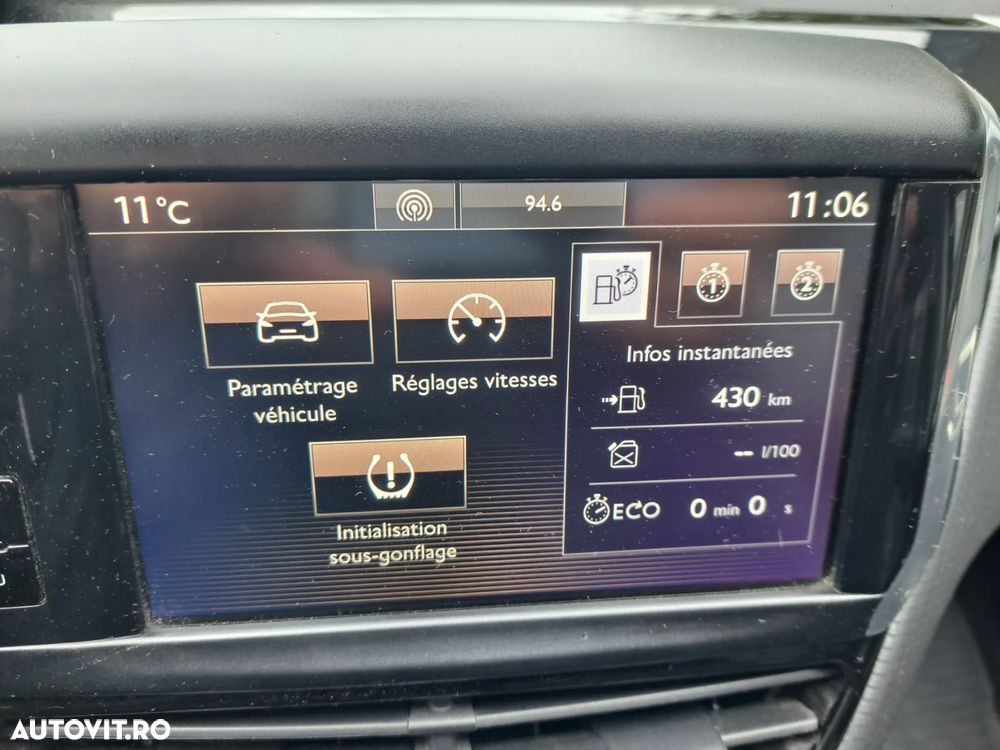 Peugeot 2008 1.2 L PureTech Turbo S&S Allure - 17