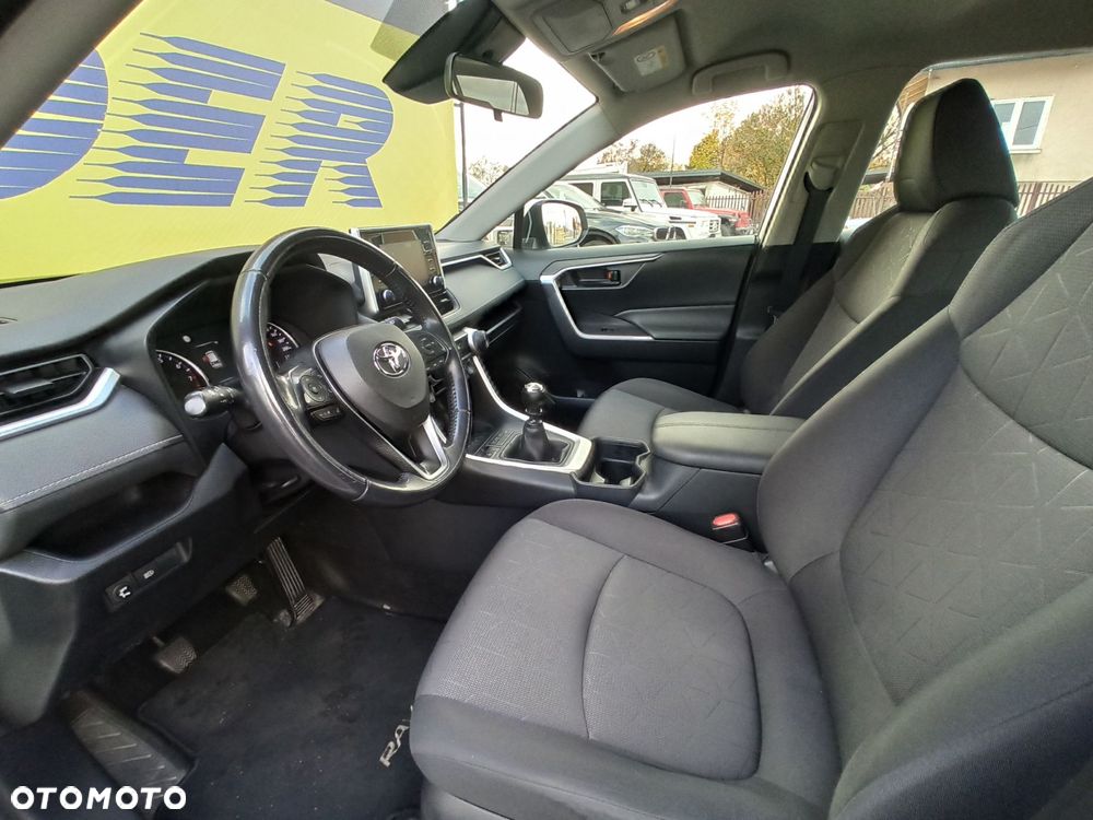 Toyota RAV4 - 6