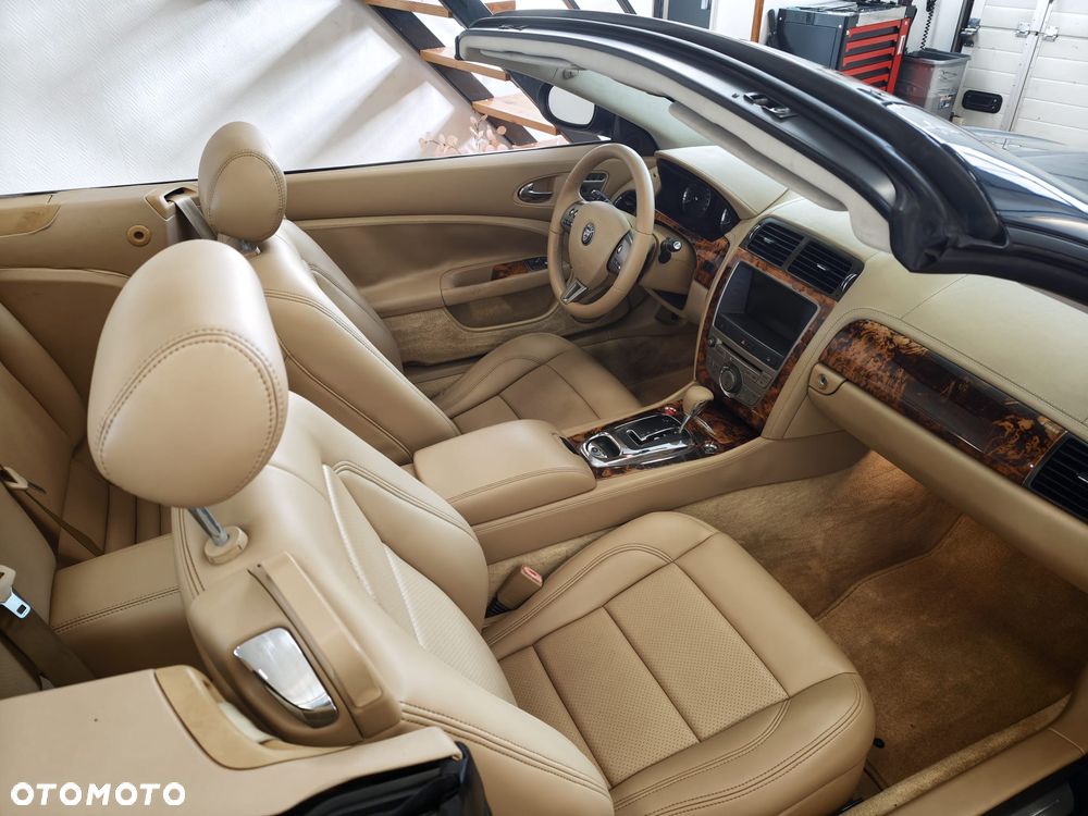 Jaguar XK 4.2 V8 - 16