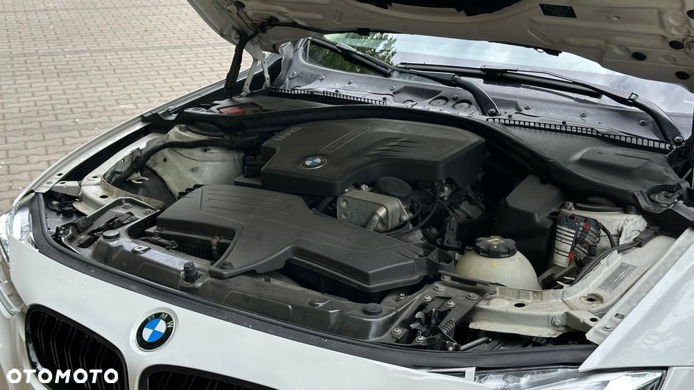 BMW Seria 3 328i Luxury Line - 25