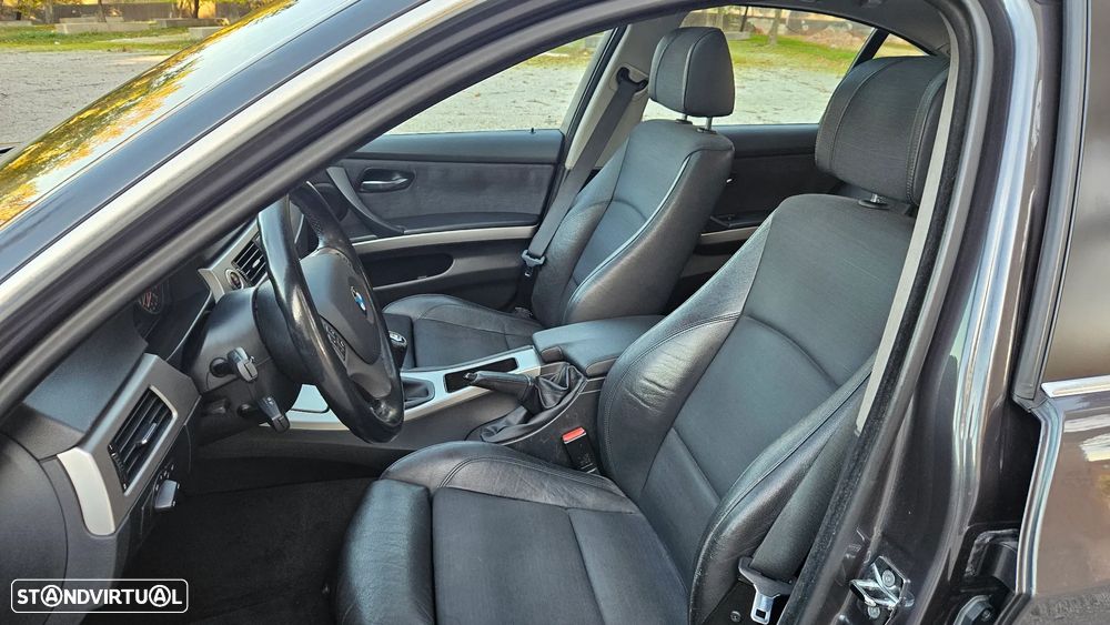 BMW 320 d Exclusive - 15