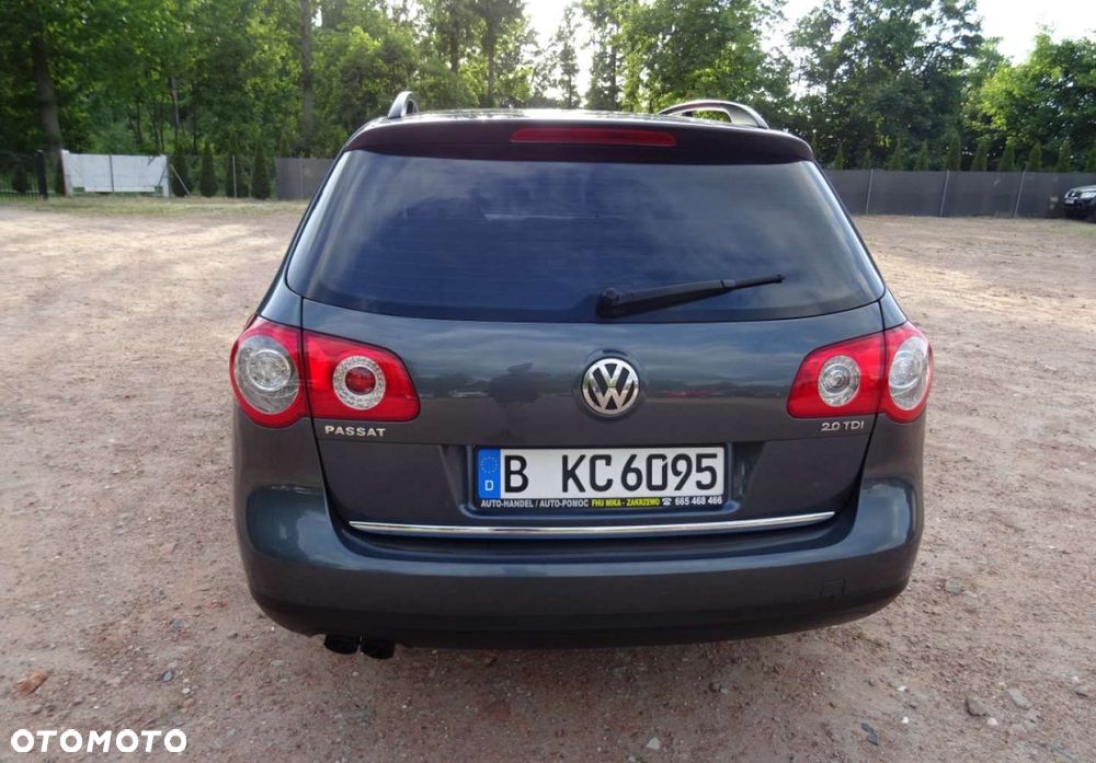 Volkswagen Passat - 12