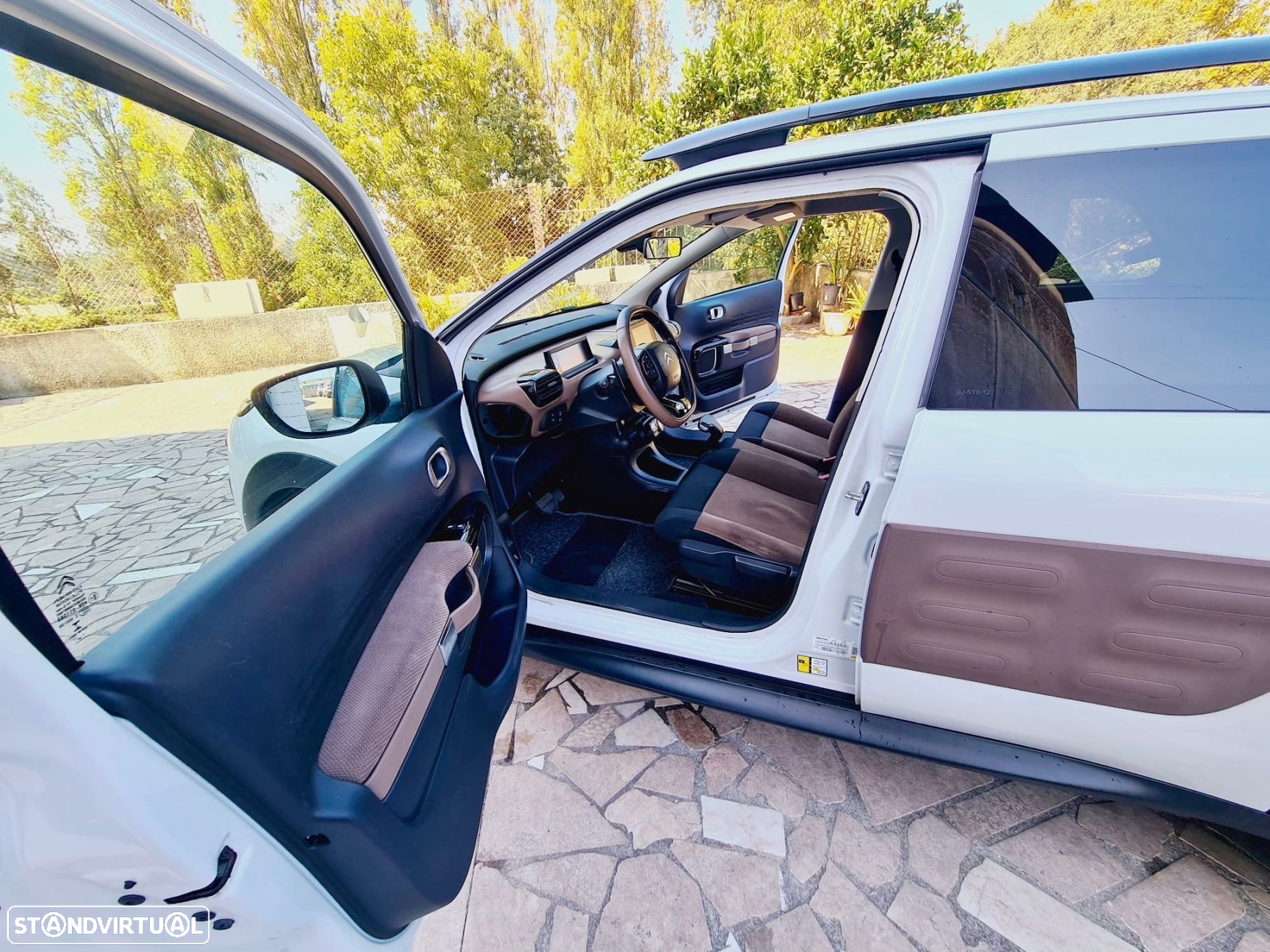 Citroën C4 Cactus 1.2 PureTech Shine Ed.Moonlight - 32