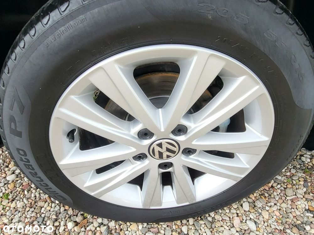 Volkswagen Touran - 21