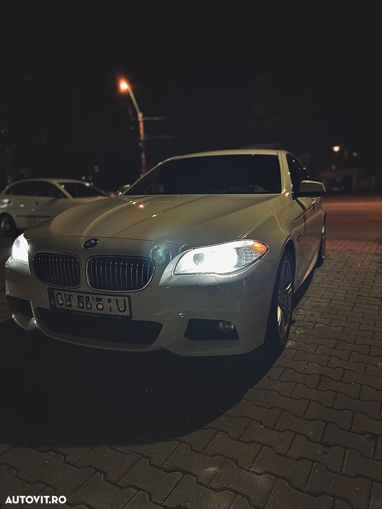 BMW Seria 5 525d xDrive - 13