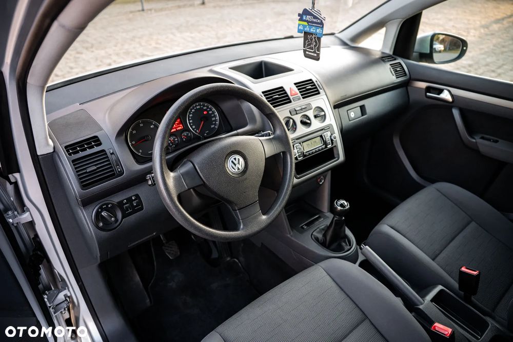 Volkswagen Touran 1.9 TDI DPF Conceptline - 9
