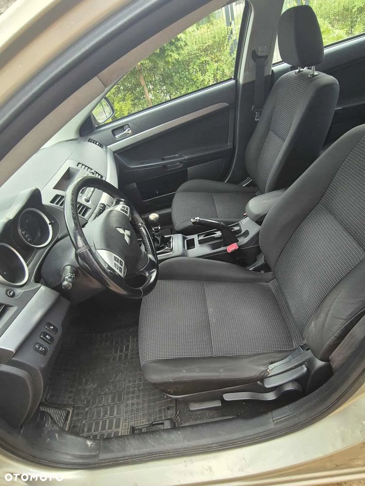 Mitsubishi Lancer - 4