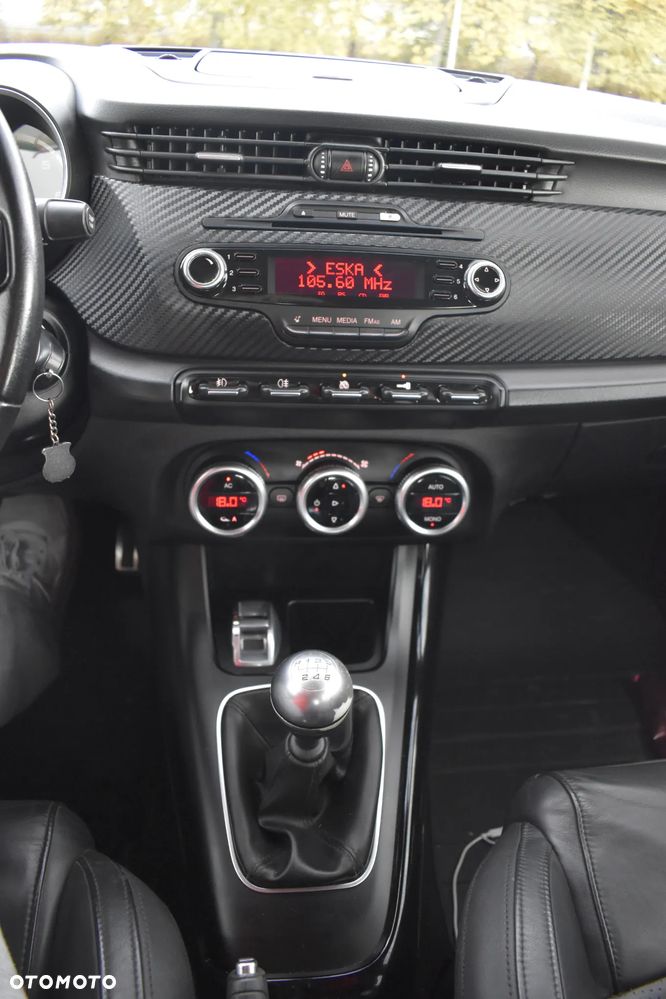 Alfa Romeo Giulietta 2.0 JTDM Distinctive - 25