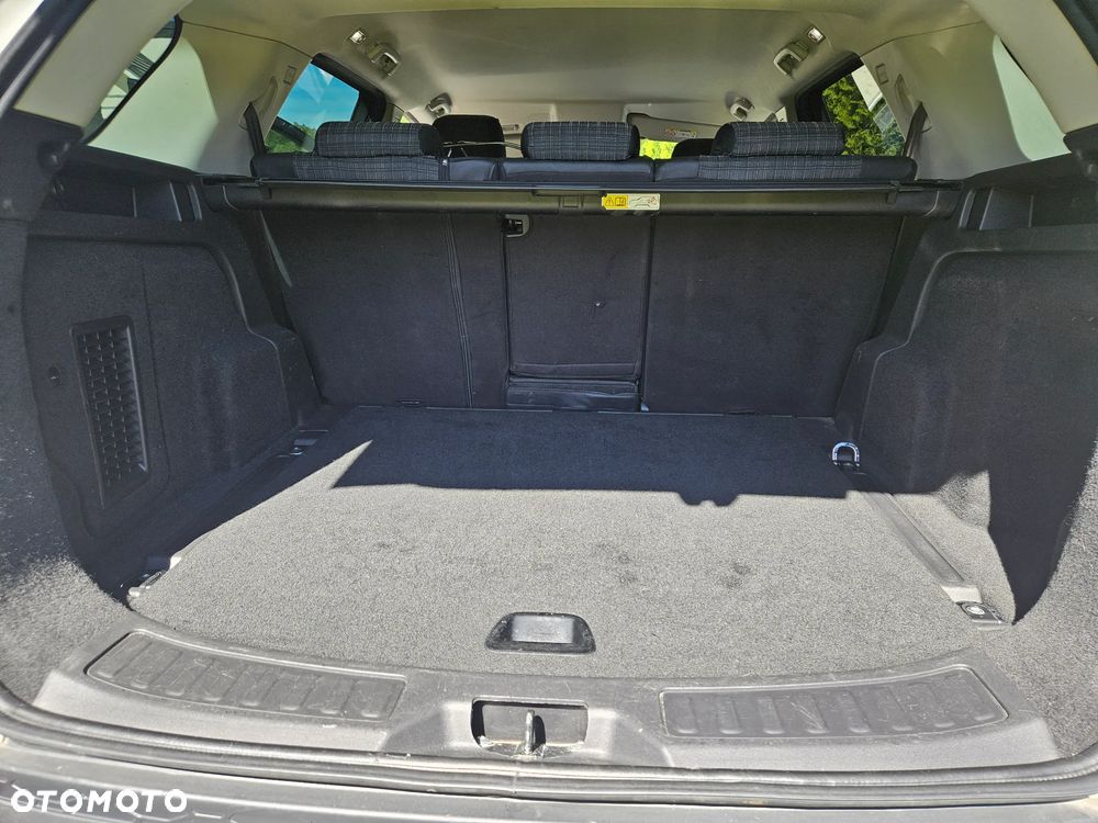 Land Rover Discovery Sport TD4 HSE Luxury - 12