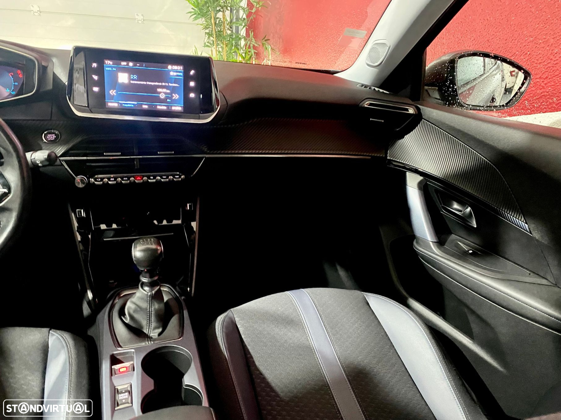 Peugeot 2008 1.2 PureTech Allure - 21