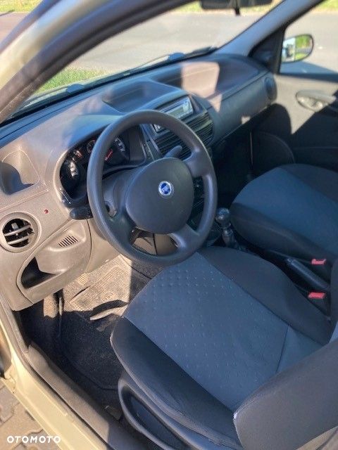 Fiat Punto 1.2 8V Active - 9