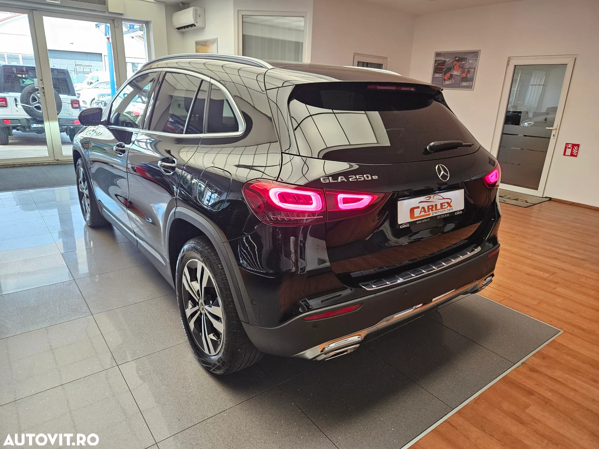 Mercedes-Benz GLA 250 e 8G-DCT Special Edition - 7