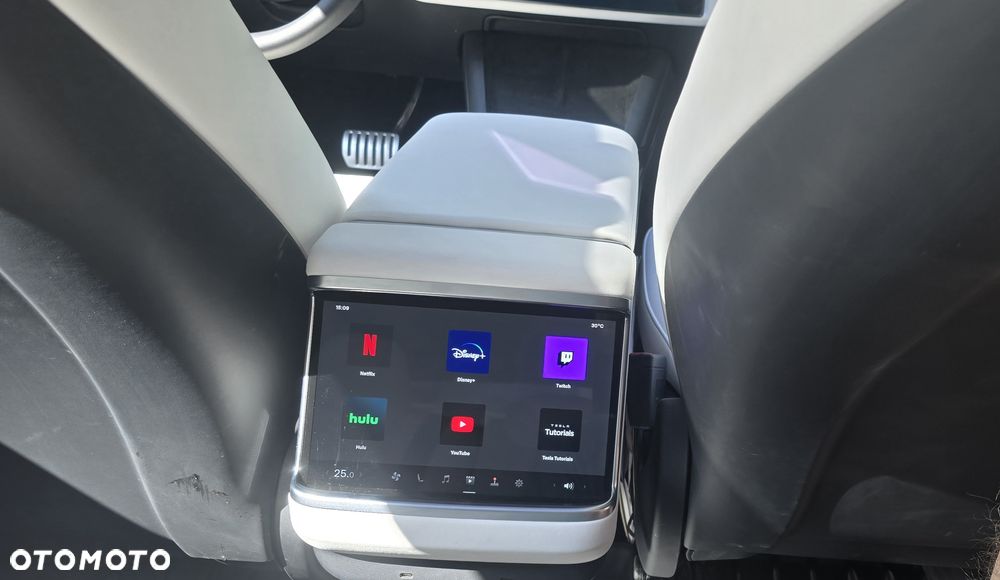 Tesla Model S Plaid - 9