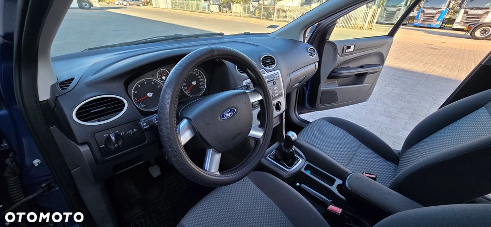 Ford Focus 1.6 16V Sport - 9