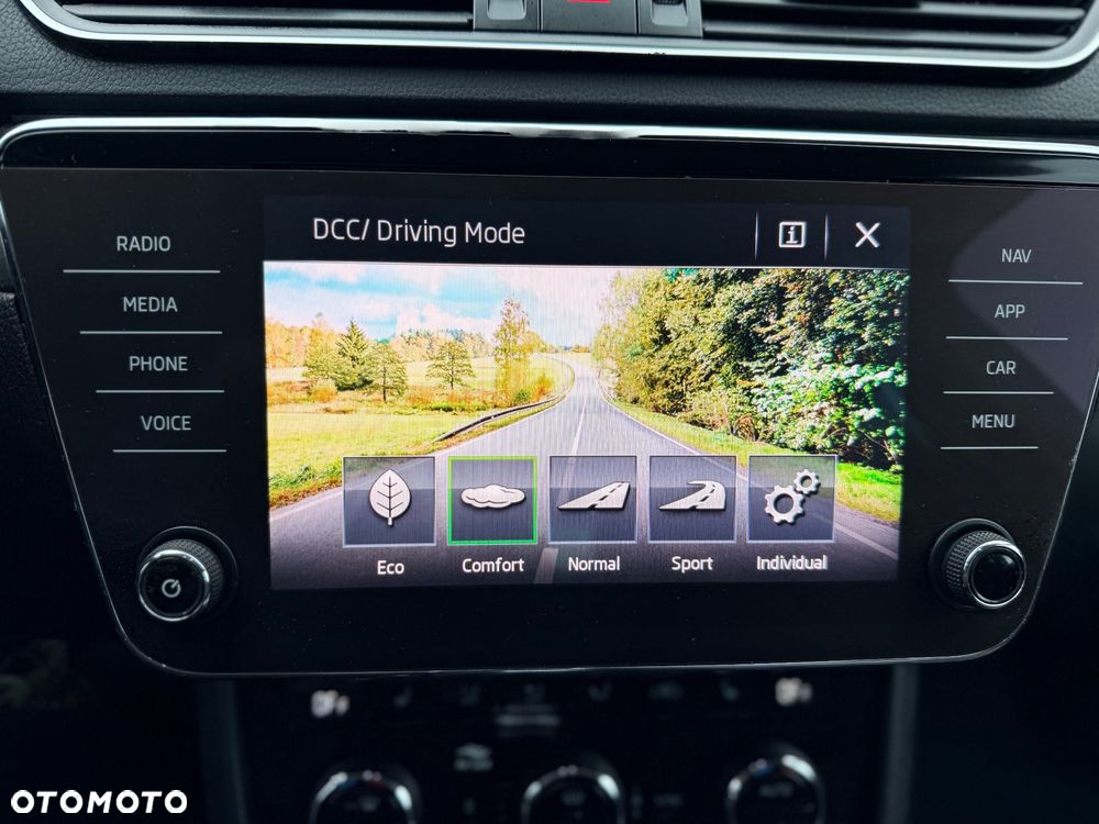 Skoda Superb 2.0 TDI 4x4 DSG Premium Edition - 12