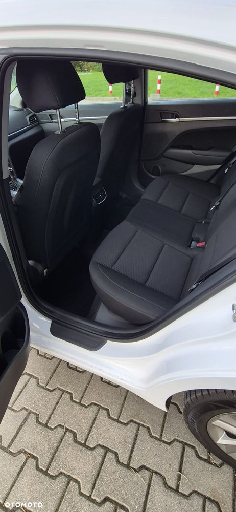 Hyundai Elantra 1.6 Comfort Premiere - 13