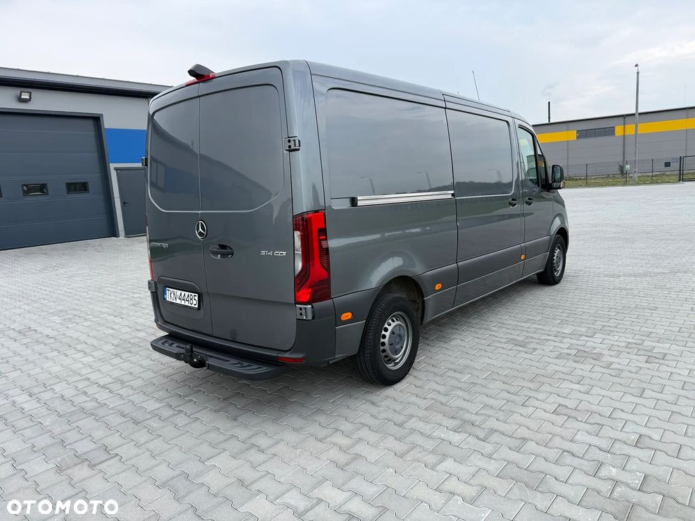 Mercedes-Benz Sprinter - 5