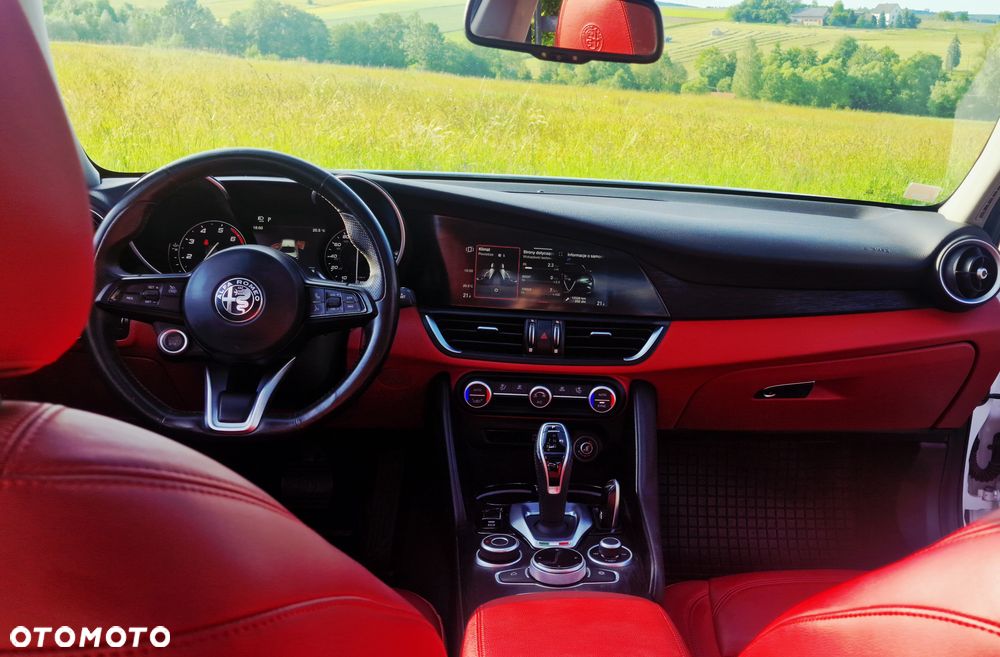 Alfa Romeo Giulia - 14