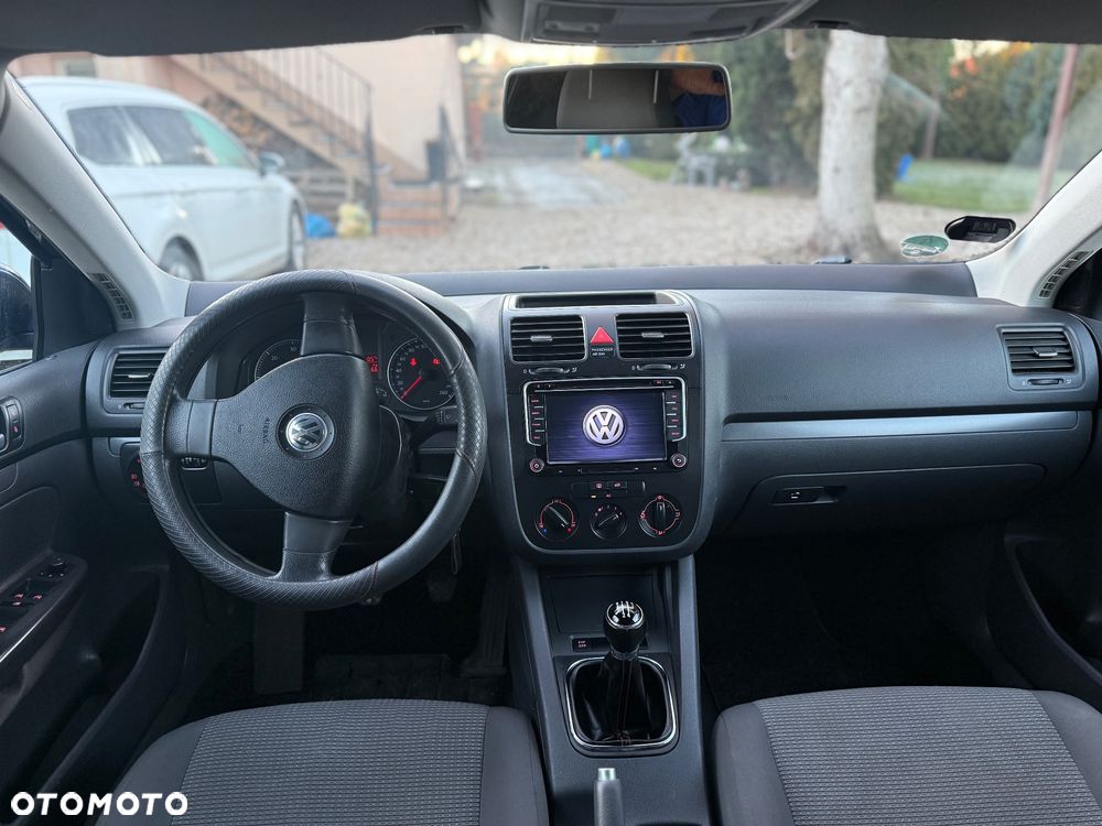 Volkswagen Golf 1.9 TDI DPF Trendline BlueMotion - 22