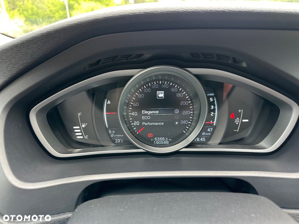 Volvo V40 D2 Momentum - 29