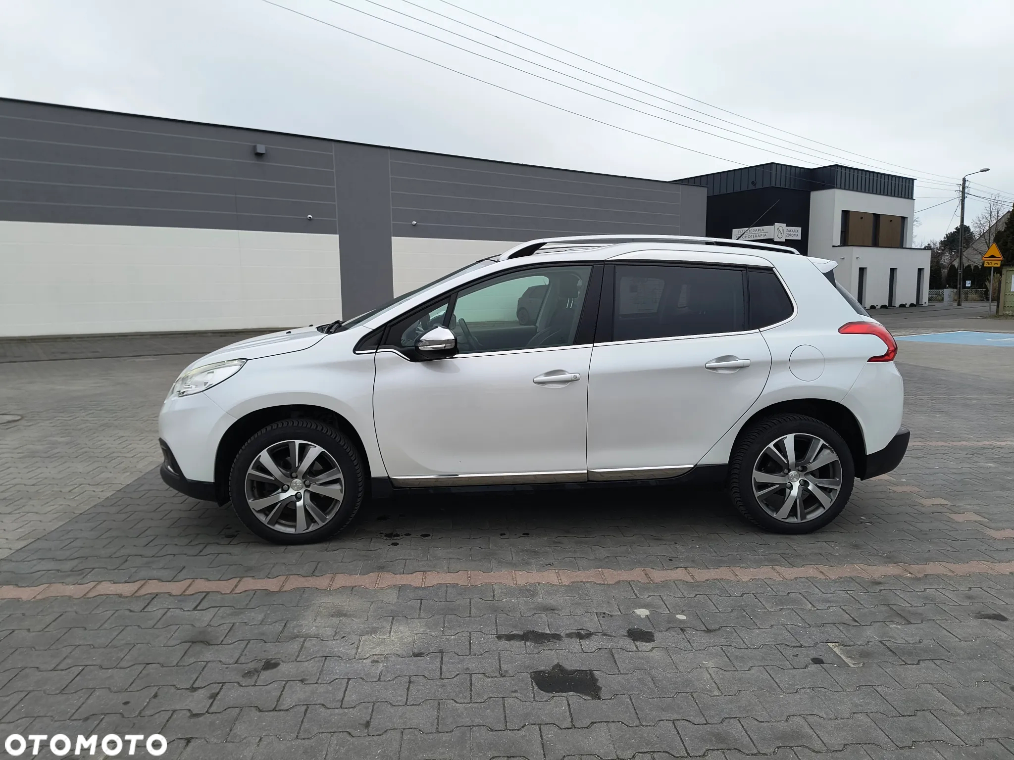 Peugeot 2008 BlueHDi FAP 120 STOP & START Business-Line - 8