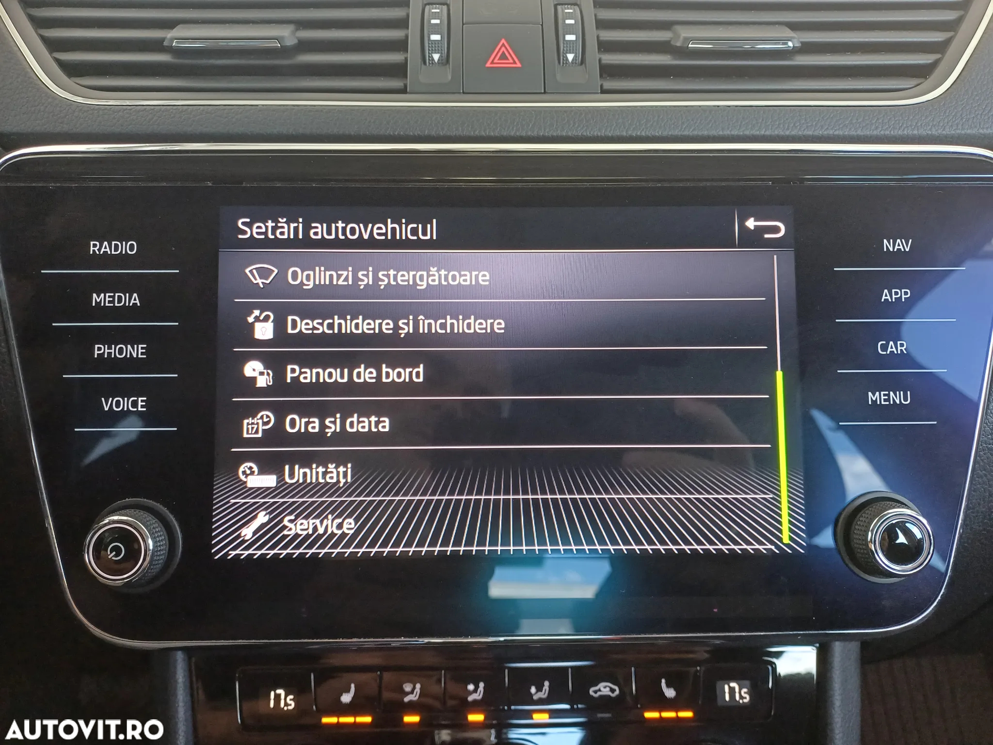 Skoda Superb 2.0 TDI DSG Ambition - 19