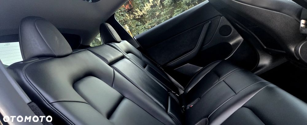Tesla Model Y Long Range Dual Motor AWD - 11
