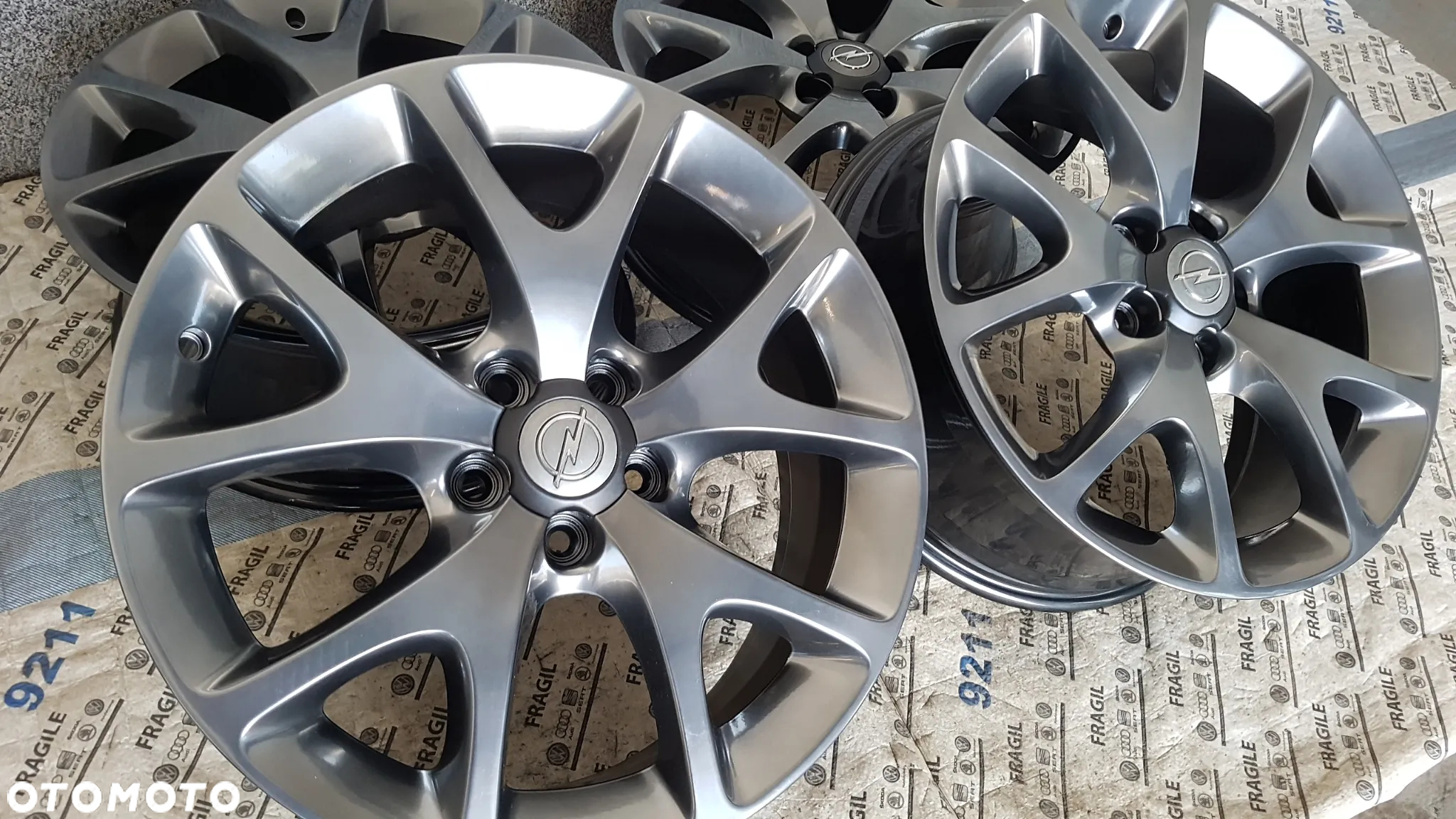 FELGI ALU ORYGINAŁ  OPEL CORSA ADAM 5X110 OPC 7,5jx18 ET47 - 17