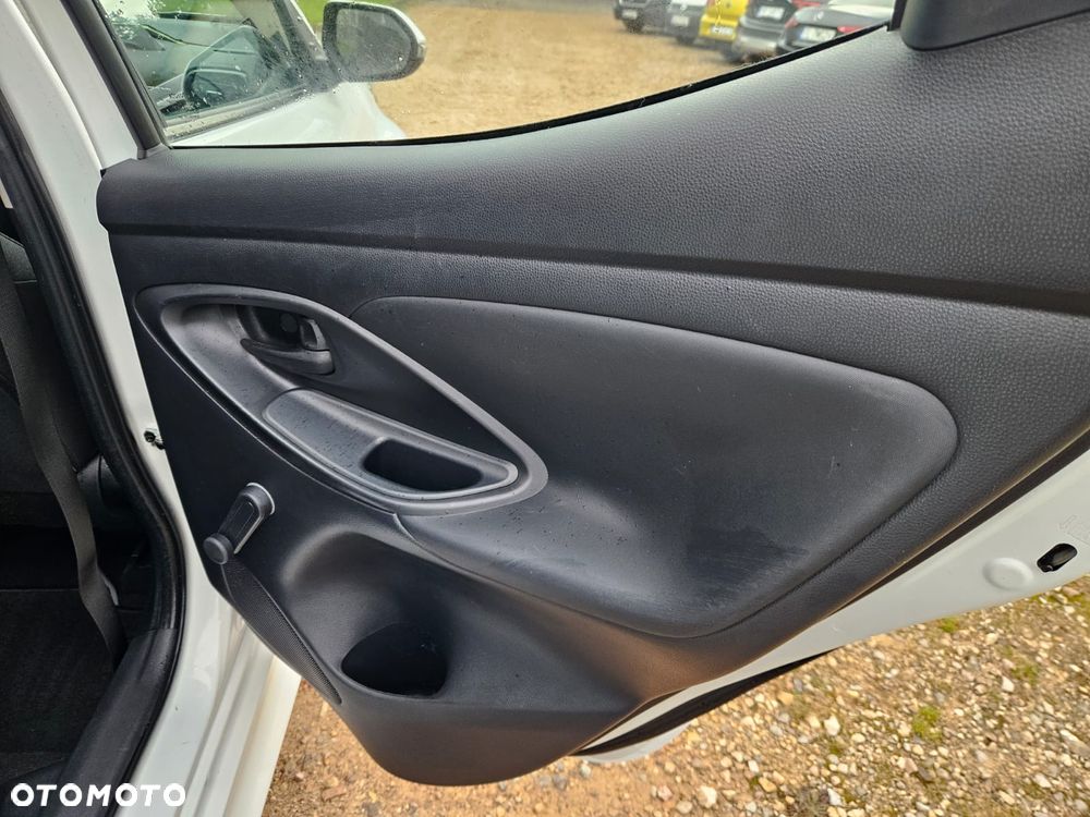 Toyota Yaris - 26
