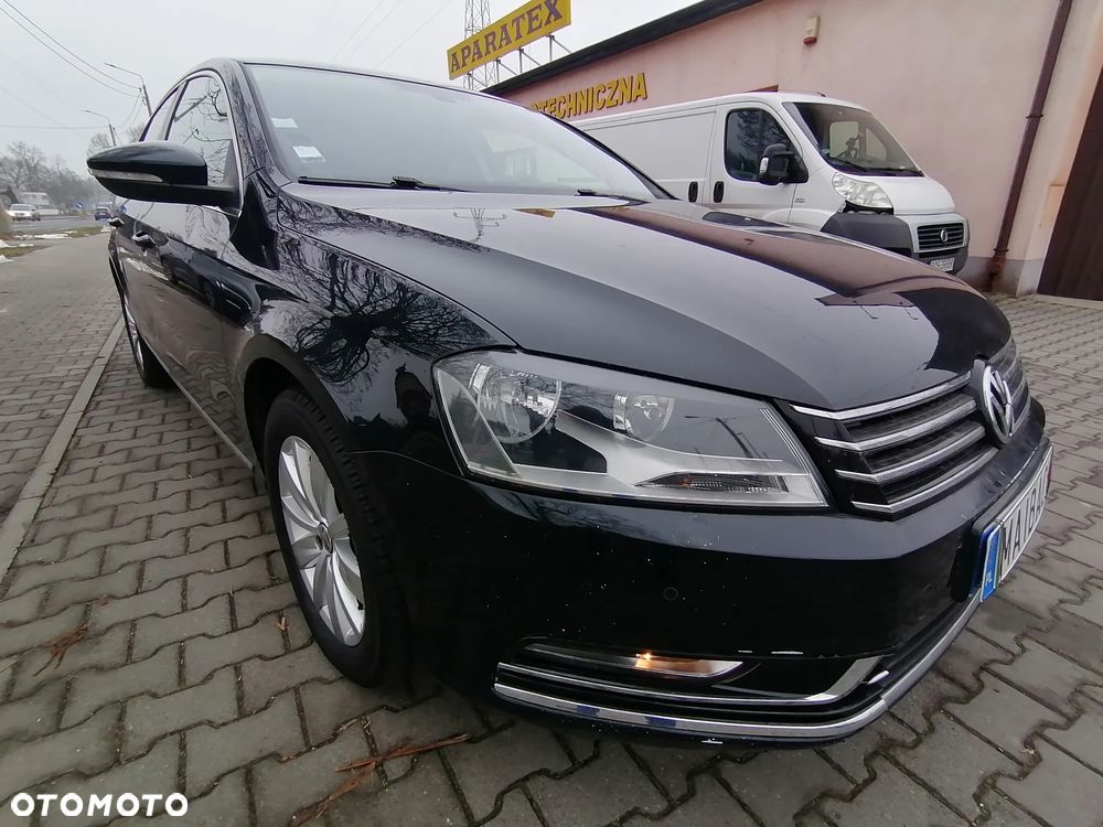 Volkswagen Passat - 4