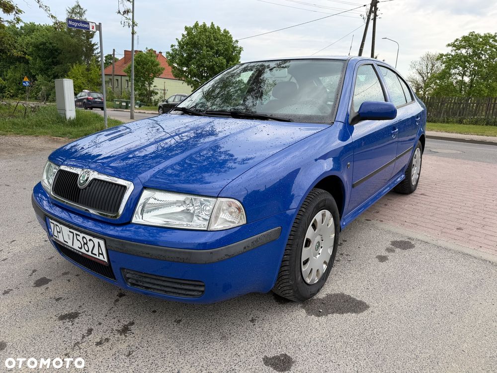Skoda Octavia 1.6 Tour - 1