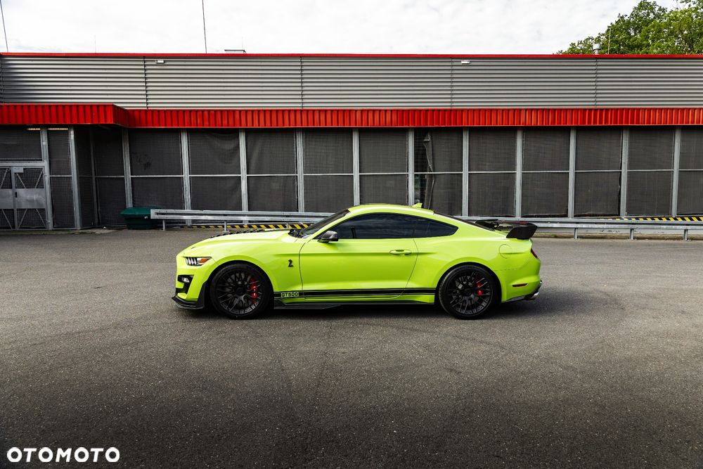 Ford Mustang - 8