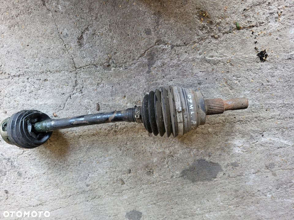 PÓŁOŚ LEWY PRZÓD MERCEDES W164 3.0 CDI - 2