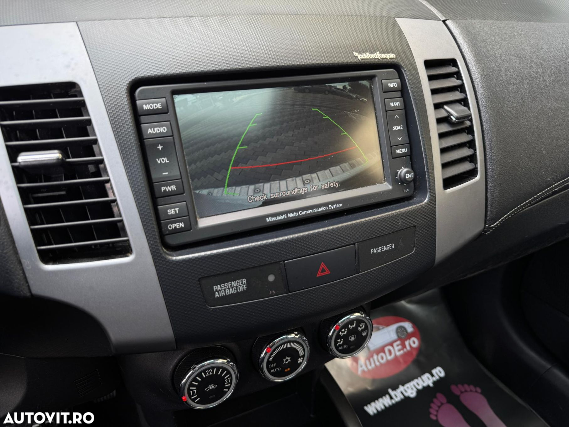 Mitsubishi Outlander - 11