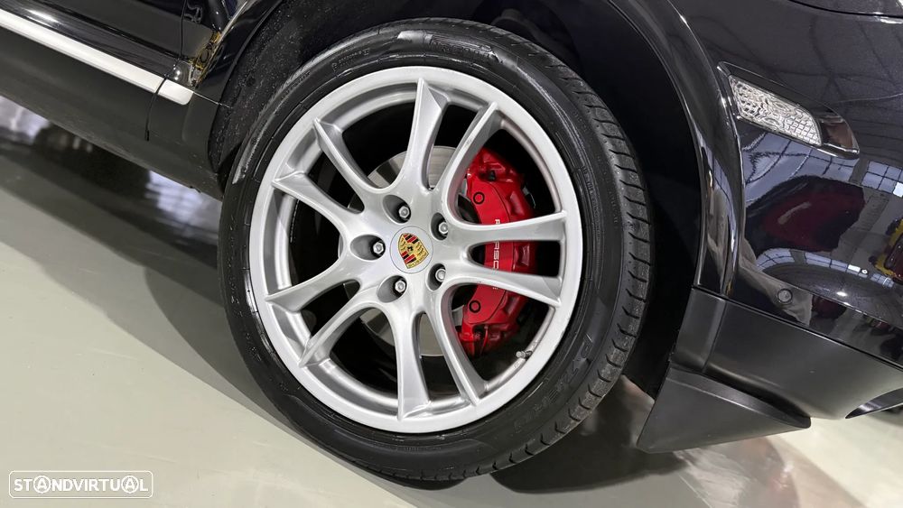 Porsche Cayenne Turbo - 10