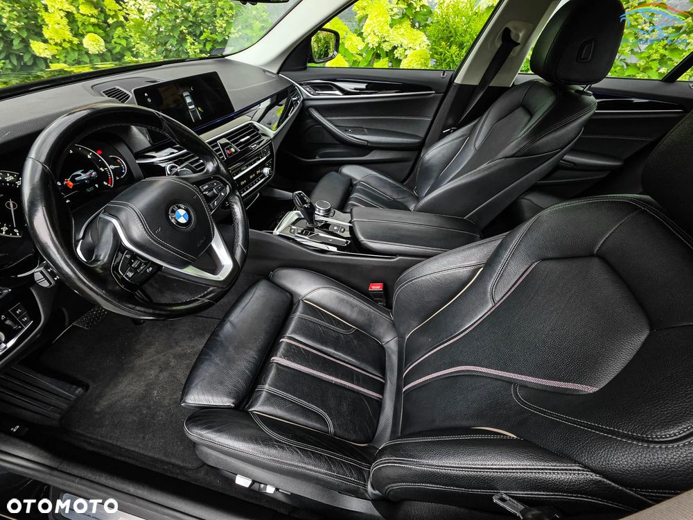 BMW Seria 5 525d Sport Line - 16
