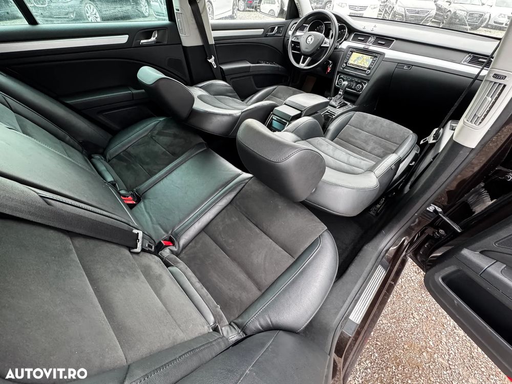 Skoda Superb 2.0 TDI DSG Elegance - 33