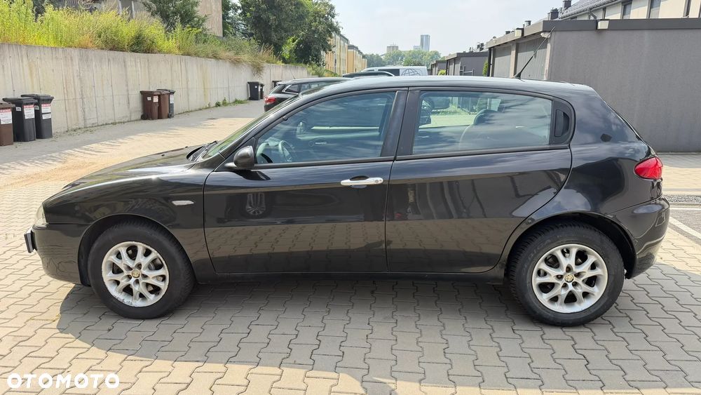 Alfa Romeo 147 - 2