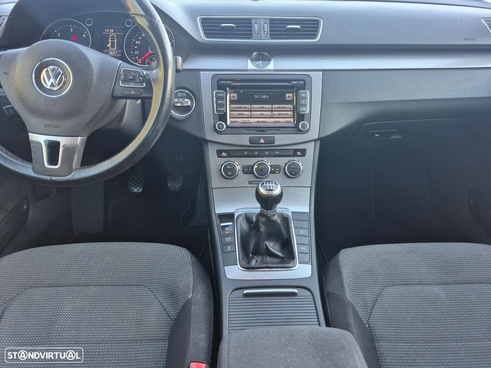 VW Passat Variant 1.6 TDI BlueMotion - 8