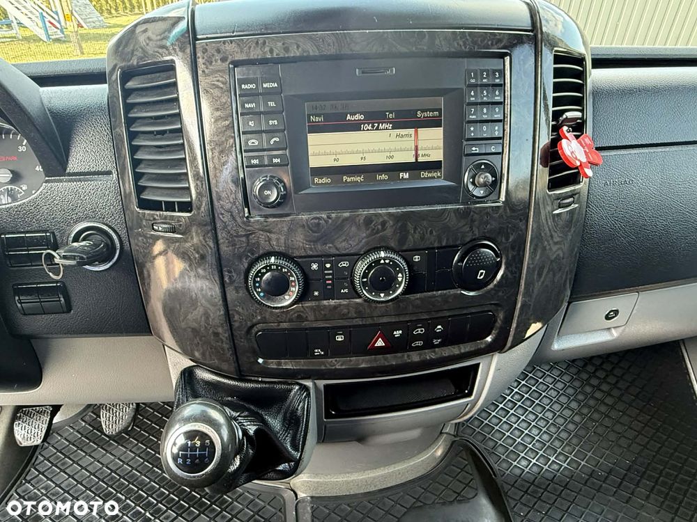 Mercedes-Benz Sprinter - 9