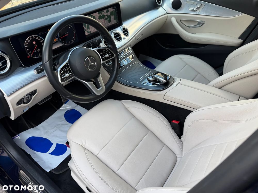 Mercedes-Benz Klasa E 220 d 4-Matic 9G-TRONIC - 9