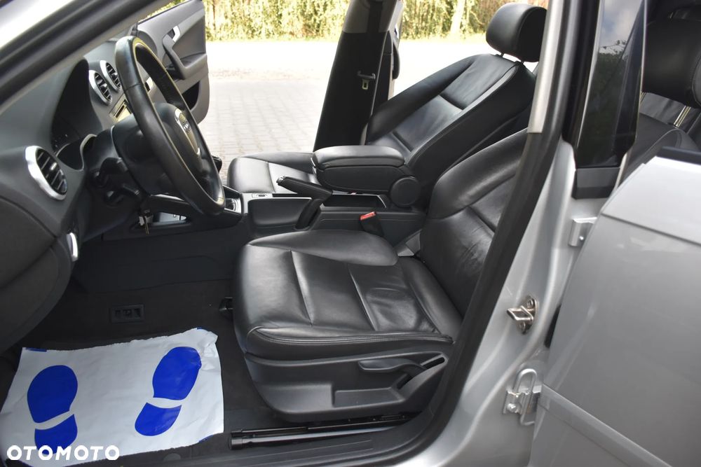 Audi A3 Sportback 2.0 TDI DPF S line Sportpaket - 13