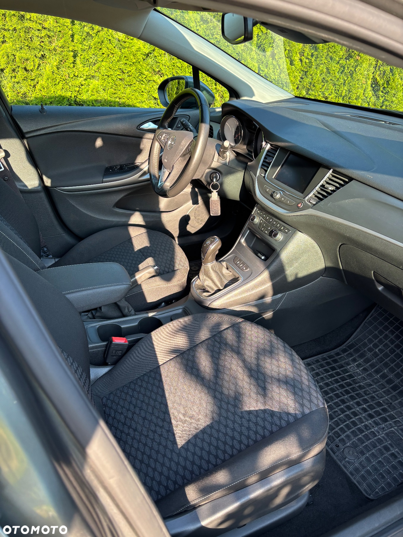 Opel Astra V 1.2 T Edition S&S - 20